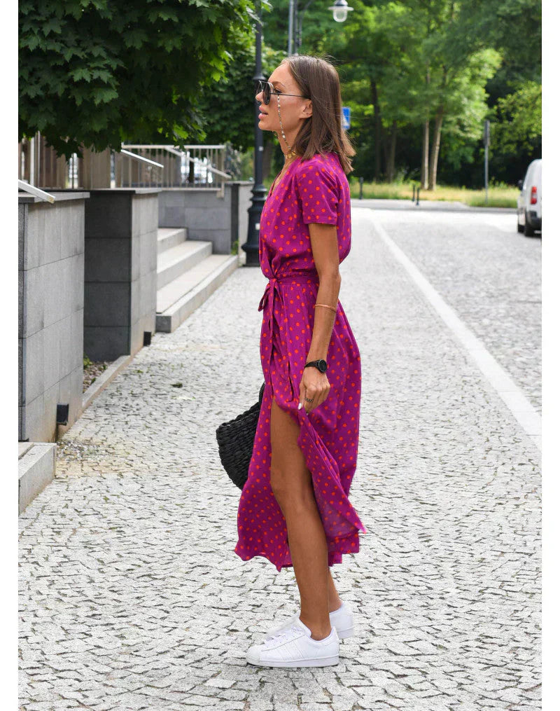 Julia - Elegancka Sukienka z Dekoltem w Serek i Modelującym Krojem